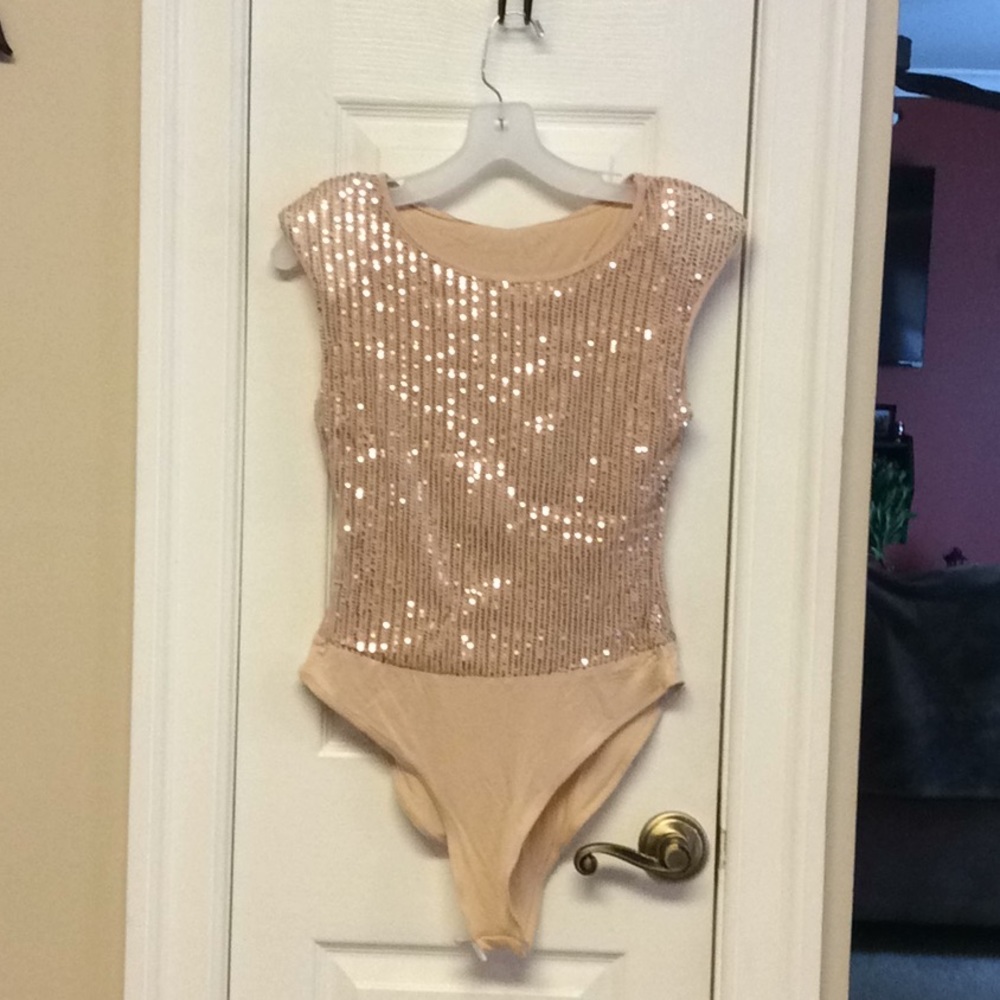 So so pretty. New with tag